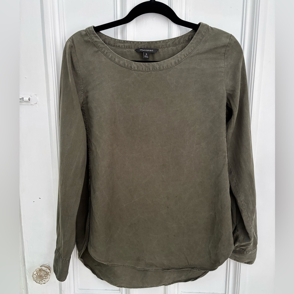 Banana Republic Olive Green Tunic Style Top Tencel Small Long Sleeve